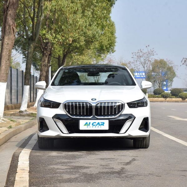 BMW i5 - Image 3