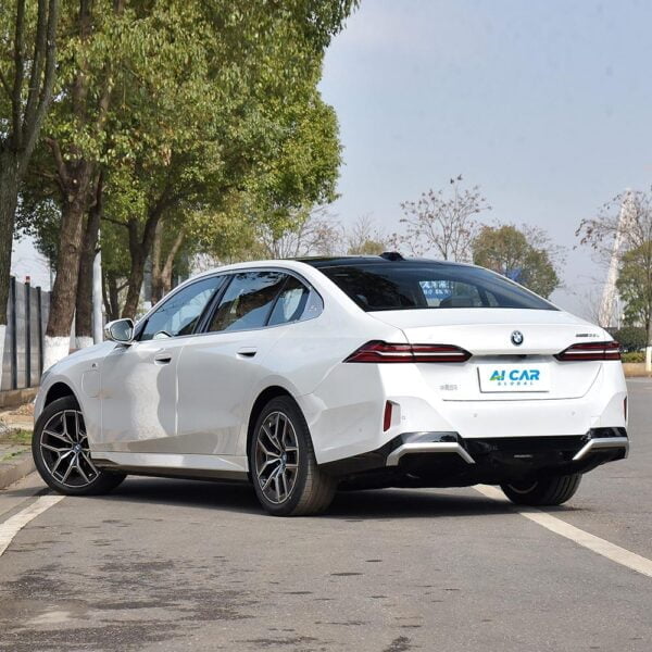 BMW i5 - Image 5