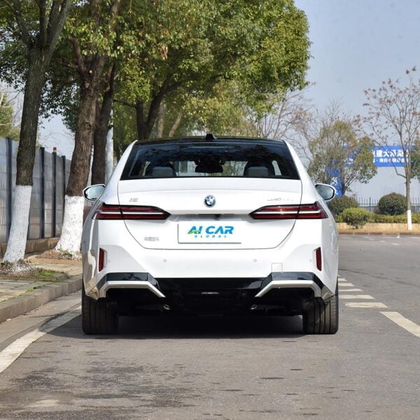 BMW i5 - Image 6