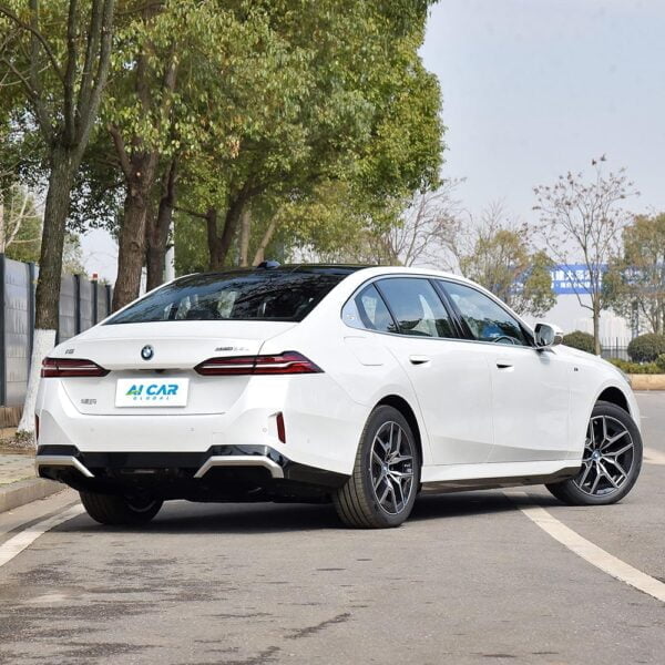 BMW i5 - Image 7