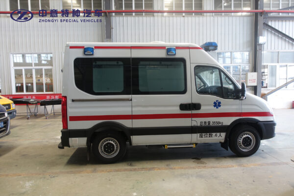 SZY5040XJHN6 Emergency Ambulance - Image 4