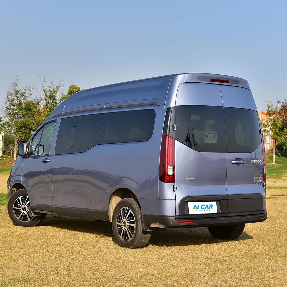 IVECO Fidato EV Passenger Van - Image 4