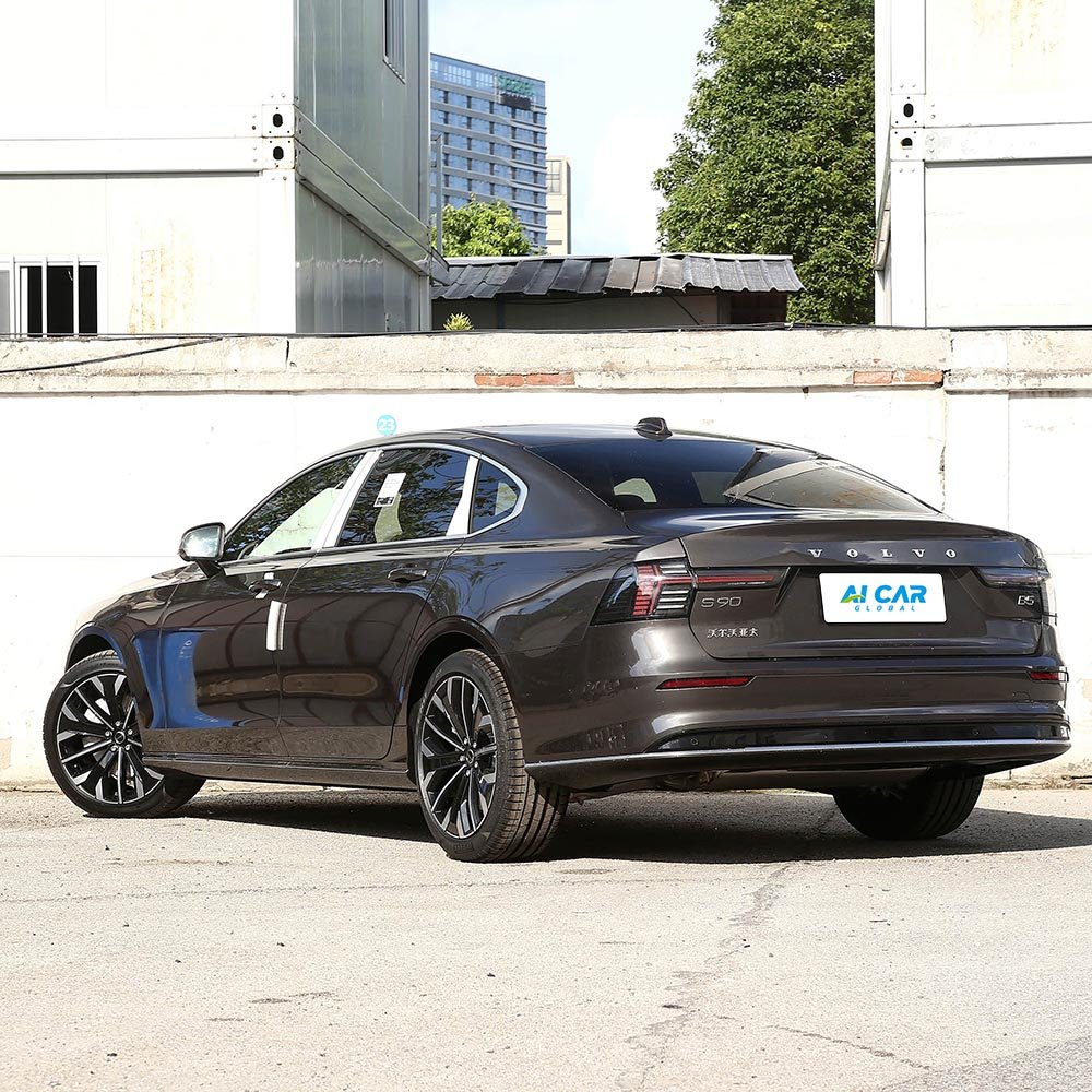 Volvo S90 - Image 4