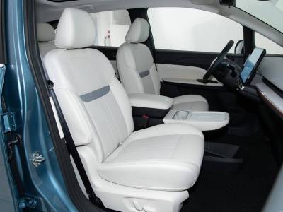 Venucia VX6 Details (13)