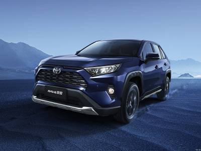Toyota RAV4 Details (2)