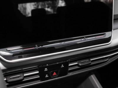 Volkswagen Golf Details (5)