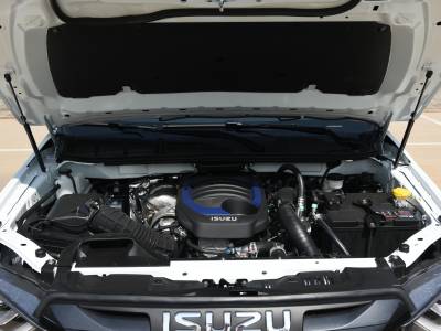 ISUZU D-MAX Auto Details (1)