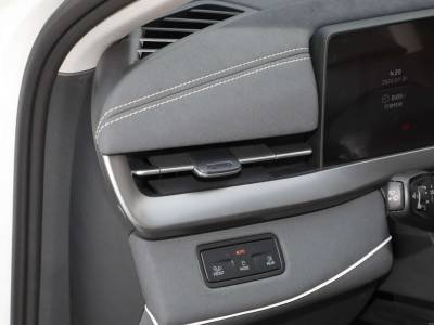 Volkswagen Sagitar Details (11)