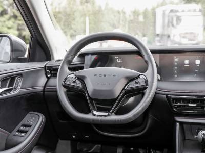 تفاصيل ROEWE i5 (4)