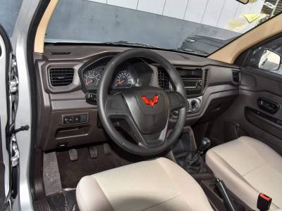 Wuling Hongguang V Details (1)