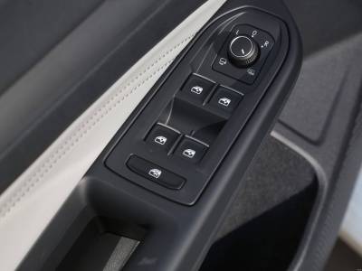 Volkswagen Golf Details (9)