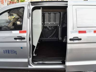 Wuling Hongguang V Details (7)