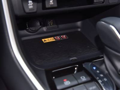 Toyota RAV4 E-CVT Hybrid Details (5)