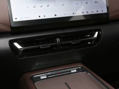 Wuling Starlight 560 EV Details (1)