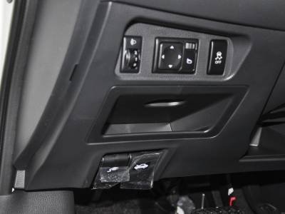 Venucia D60EV Details (11)