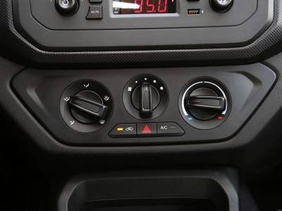 Wuling Hongguang Details (13)