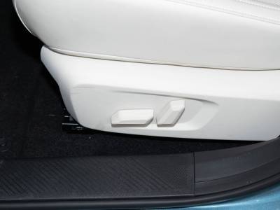 Venucia VX6 Details (6)