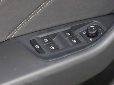 Volkswagen CC Details (10)