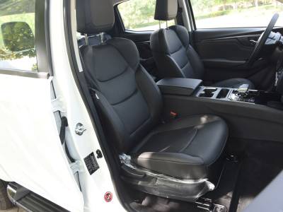 ISUZU D-MAX Details (13)