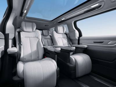 Geely LEVC L380 (11)