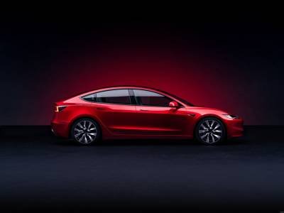 Tesla Model 3 (4)