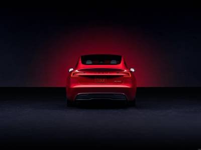 Tesla Model 3 (3)