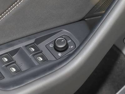 Volkswagen CC Details (3)