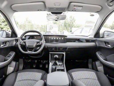 تفاصيل ROEWE i5 (2)