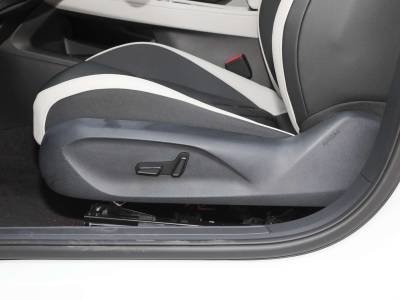 Volkswagen Sagitar Details (14)