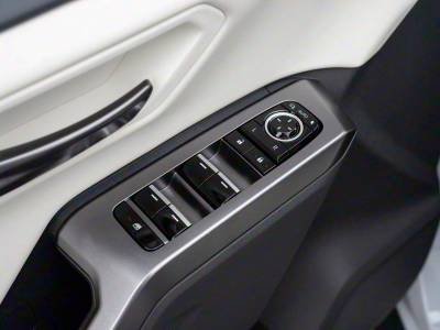 Toyota Wildlander Details (2)