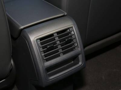 Volkswagen Golf Details (14)
