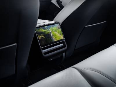 Tesla Model 3 (11)