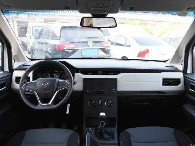 Wuling Hongguang Plus Details (12)