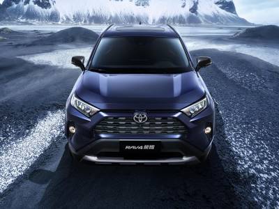Toyota RAV4 Details (3)