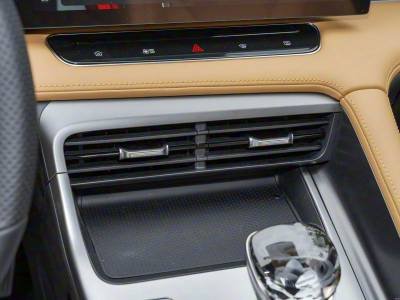 ROEWE eRX5 Details (10)