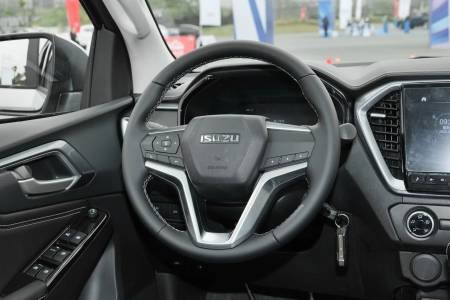 ISUZU T30 Details (10)