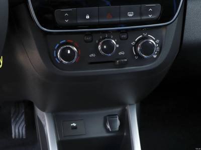 Venucia E30 Details (11)
