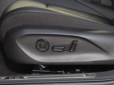 Volkswagen CC Details (6)