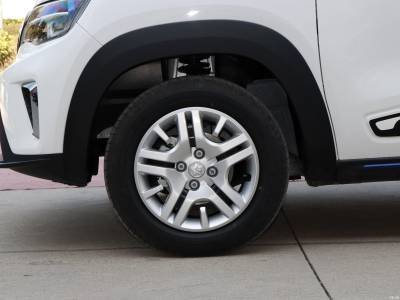 Venucia E30 Auto Details (1)