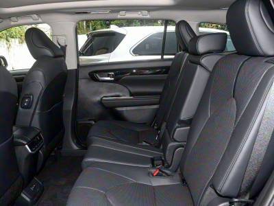 Toyota Highlander Details (4)