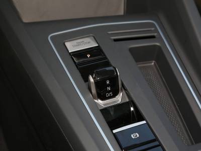 Volkswagen Golf Details (10)
