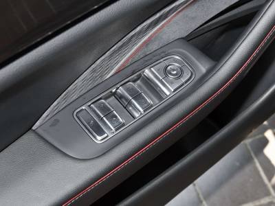 Hongqi H6 Details (8)