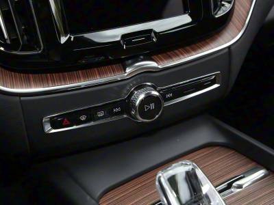 Volvo XC60 PHEV Details (10)