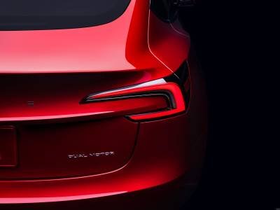 Tesla Model 3 (1)