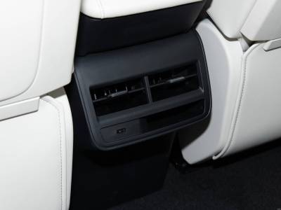 Venucia VX6 Details (14)